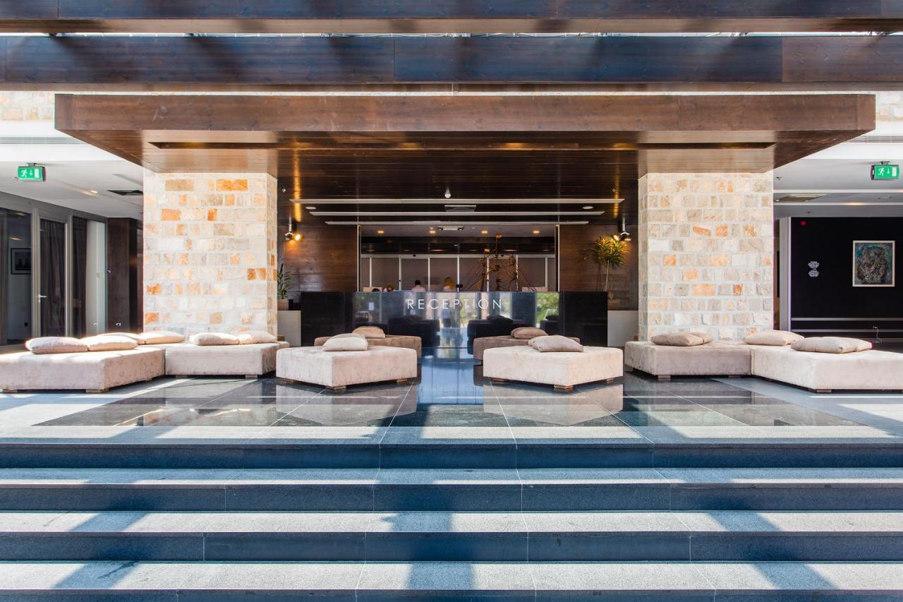 Avala & Hotel 4*