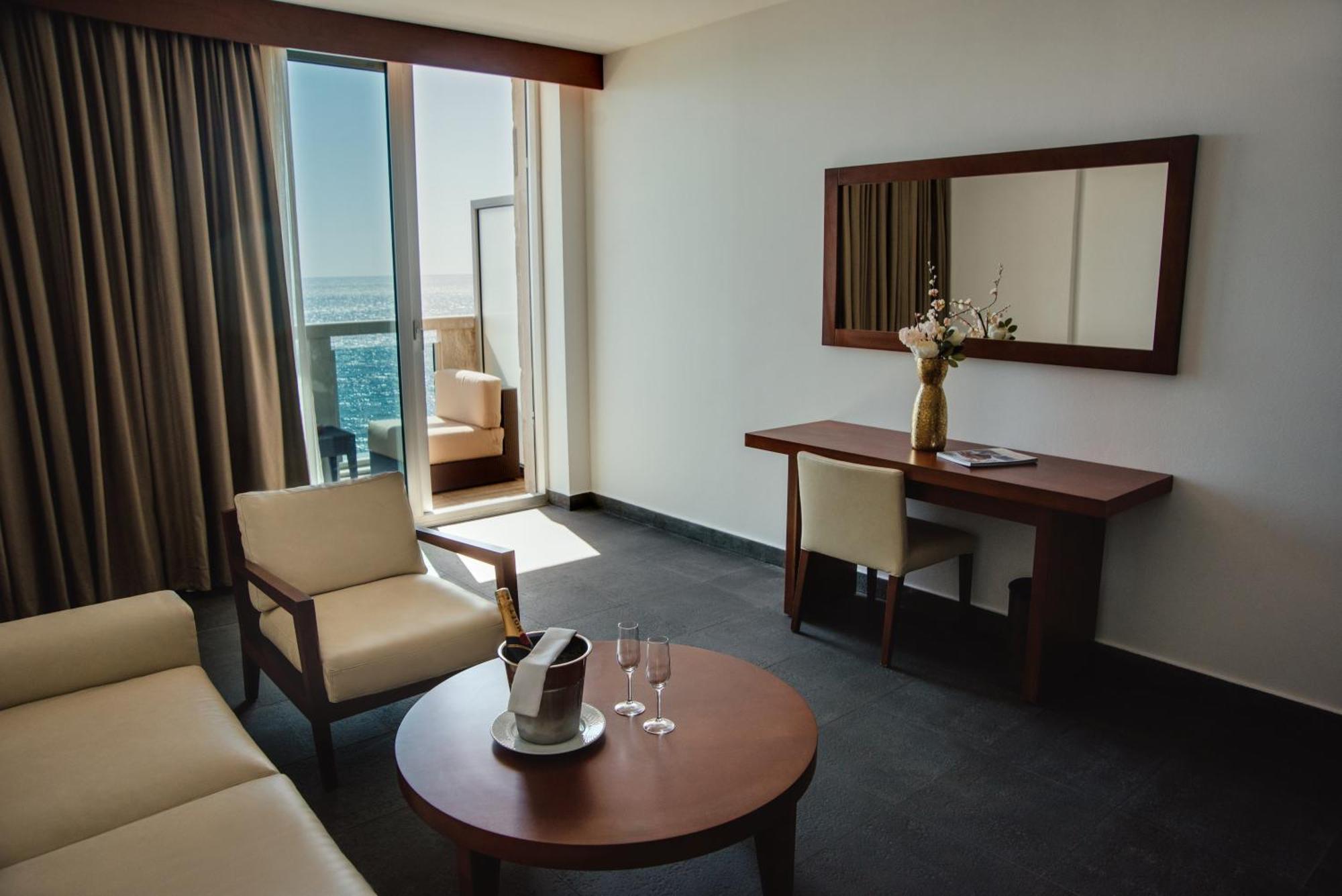 Hotel Avala & 4*